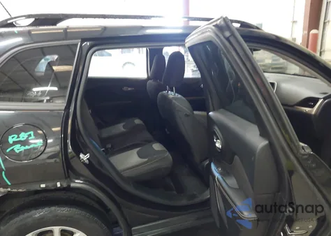 2015 Jeep Cherokee Sport z USA, uszkodzony, nr VIN 1C4PJLAB8FW761040